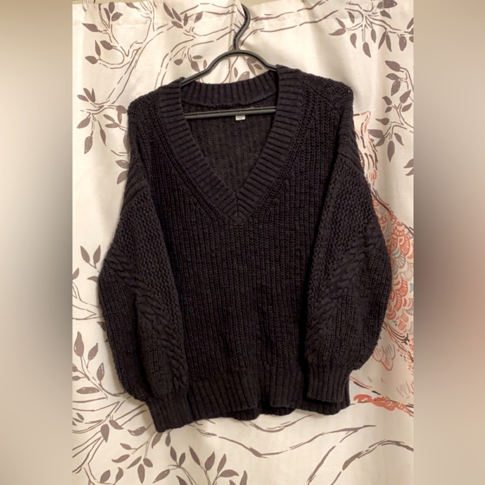 American Eagle KNIT sweater